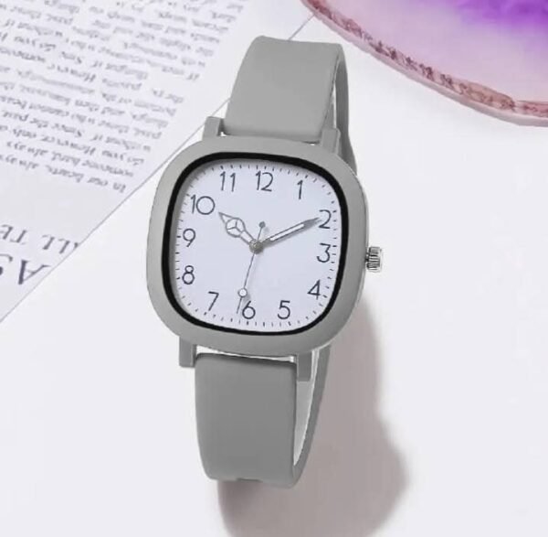 A Chic Watch For Modern Girls